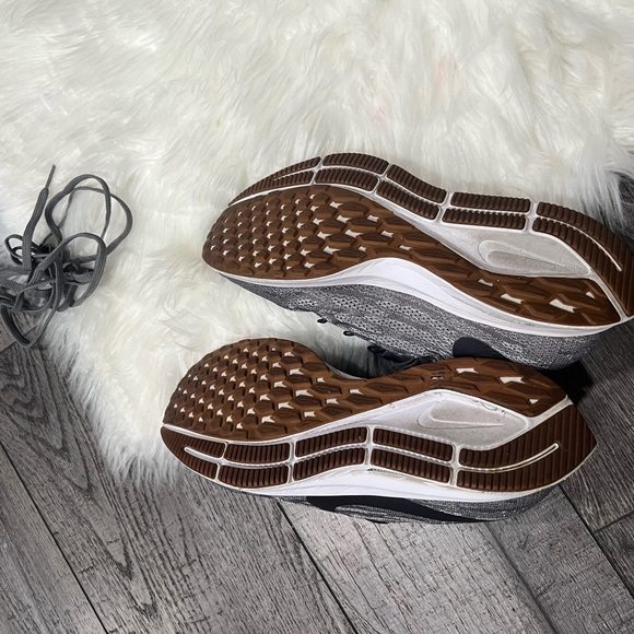 Nike Air Zoom Running Shoe Pegasus 36 - Women’s - Picture 5 of 7